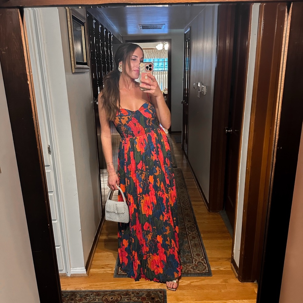 Lulu's Floral Pleated Maxi Dress in Red and Blue - Picture 5 of 5